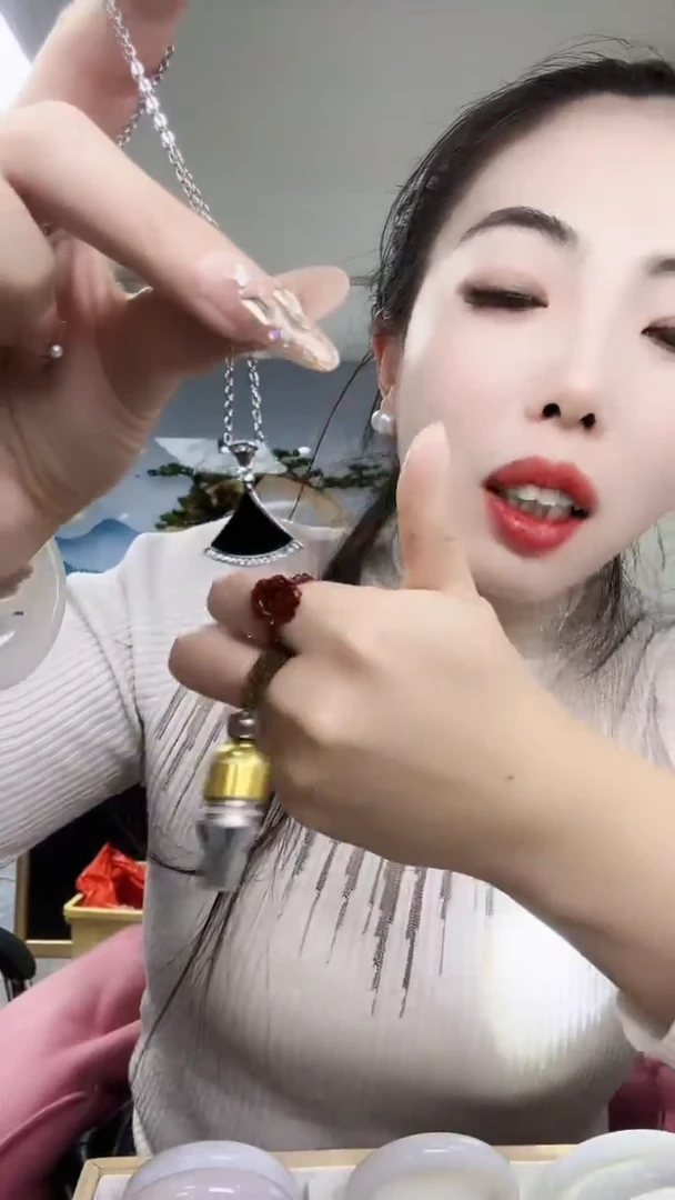 【闪购商品】翡翠颈饰未镶嵌墨翠