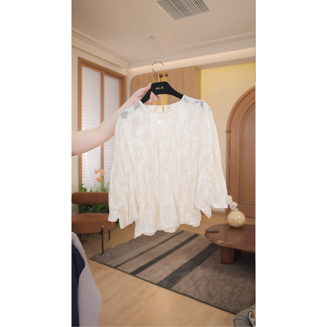 【云影浮光】白色气质设计感勾花长袖系带时尚宽松小衫