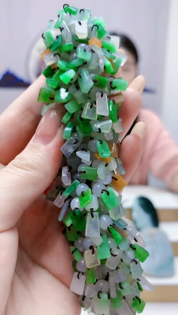 未镶嵌定制翡翠4812jw-毛货挂件17