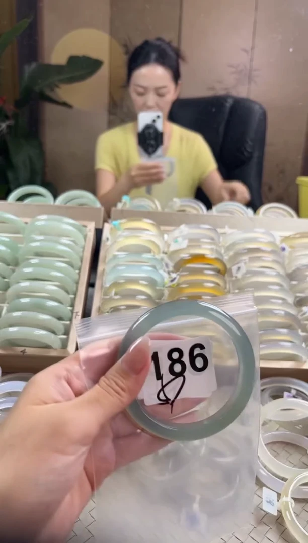 手镯玛瑙/玉髓未镶嵌186