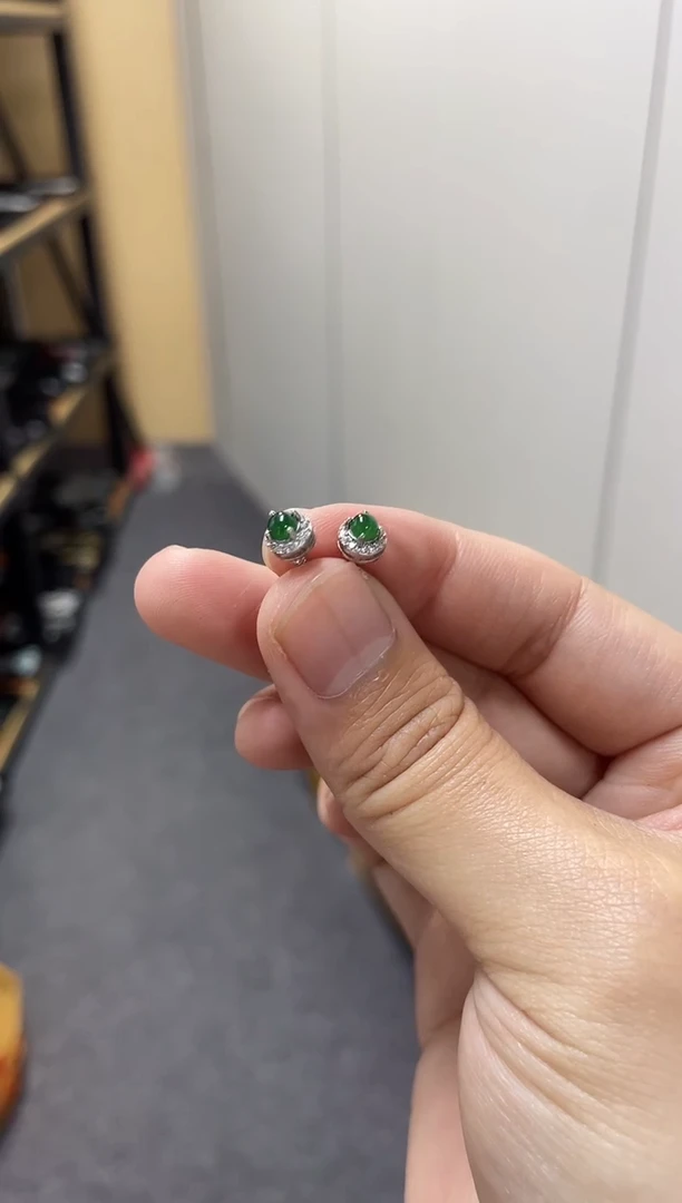 【闪购商品】翡翠耳饰银S925镶嵌耳钉一对