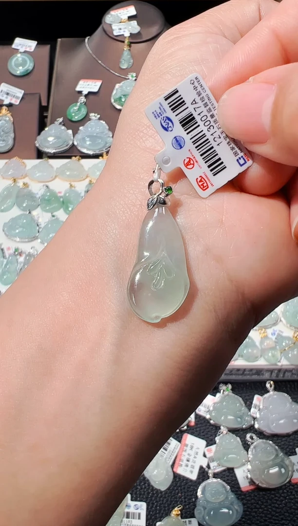 【闪购商品】翡翠吊坠(不含链)18K金镶嵌兰花吊坠17A