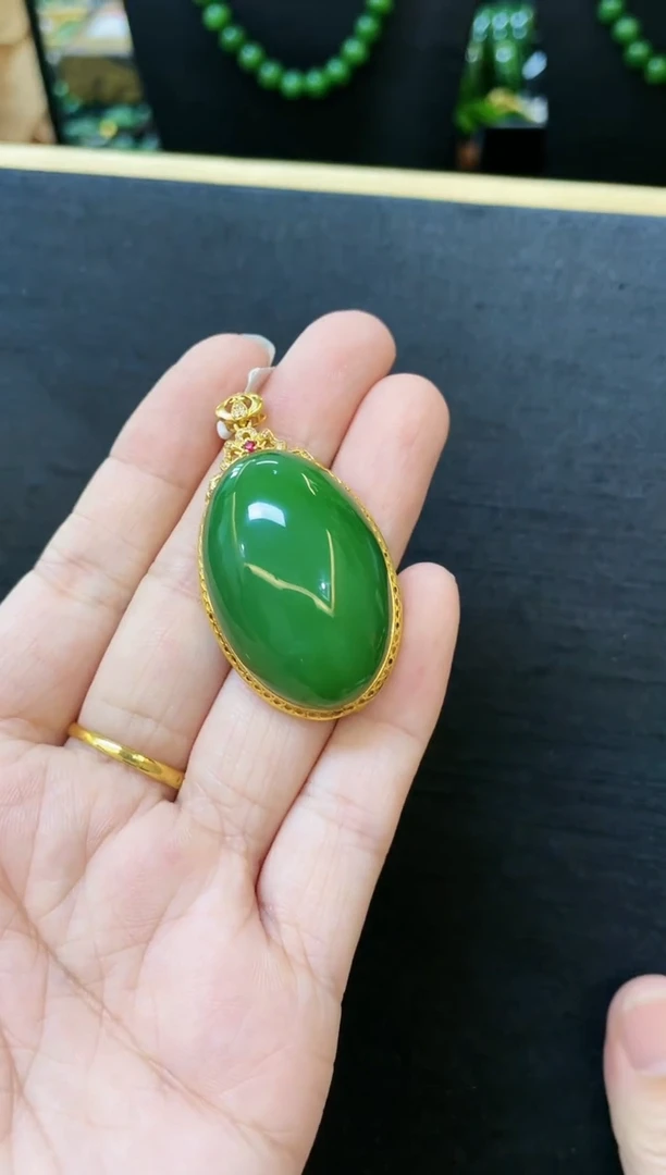 【闪购商品】和田玉吊坠18K金镶嵌多样性发一