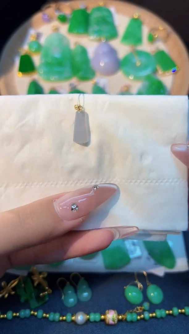 【闪购商品】翡翠颈饰18K金镶嵌Y翡翠/支持复检/一件