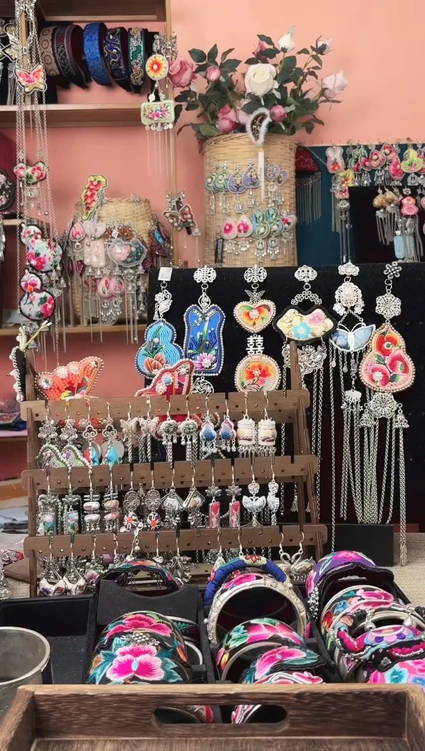 织绣艺枝独绣手工饰品  43
