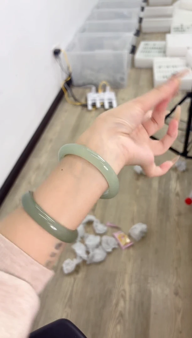 未镶嵌手镯石英质玉71-58D