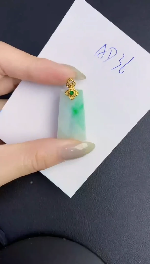 翡翠未镶嵌颈饰缅甸天然翡翠A货