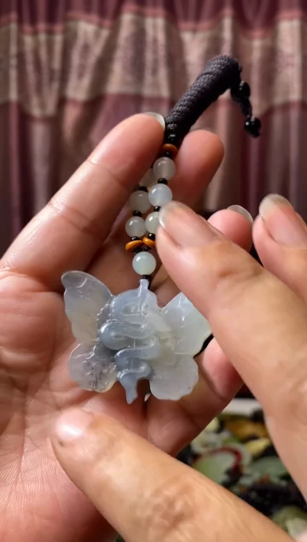 岫玉未镶嵌吊坠