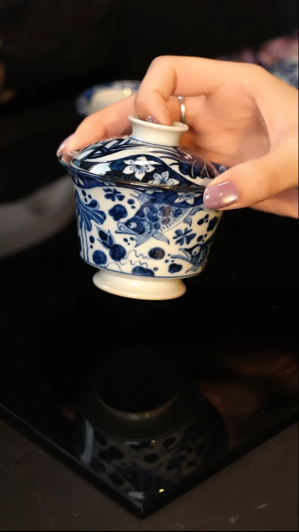 Z占春生窑桃花鱼藻马蹄盖碗