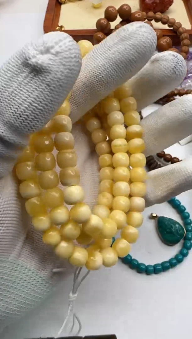 蜜蜡未镶嵌耳饰蜜蜡