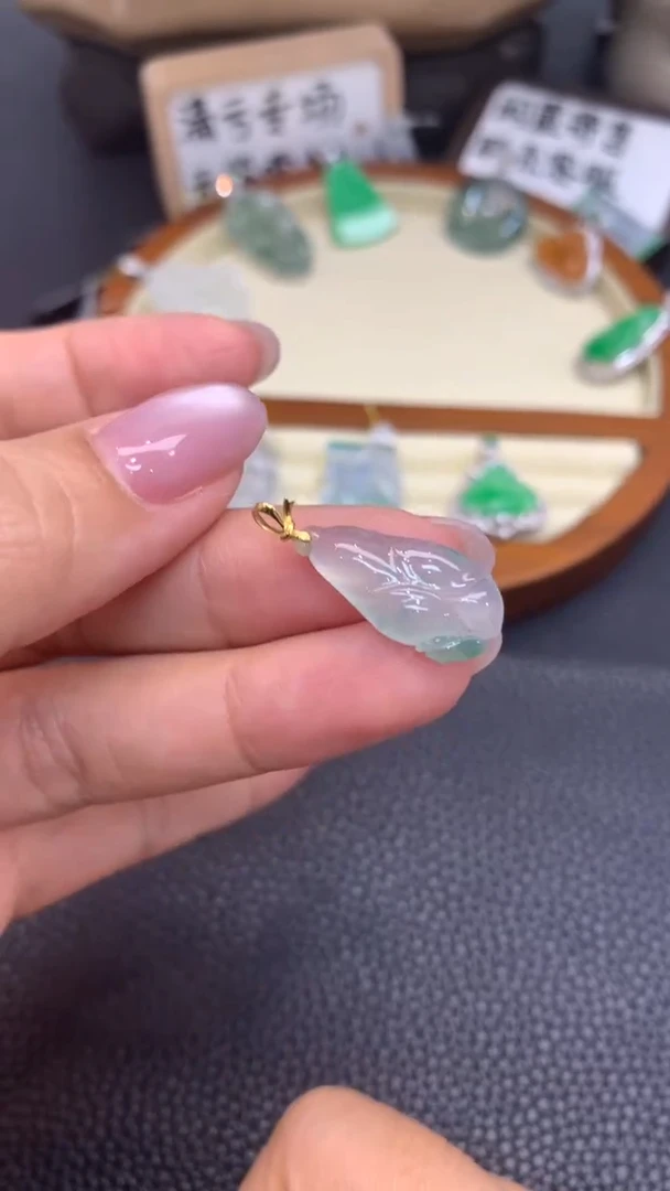 18K金镶嵌定制翡翠A253