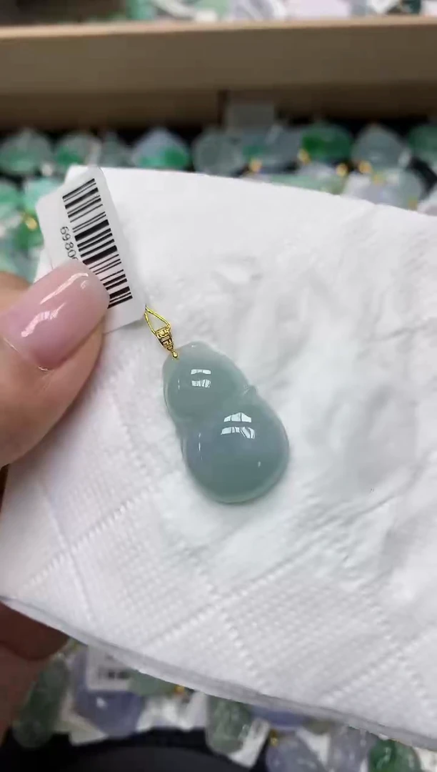颈饰18K金镶嵌翡翠1111111111