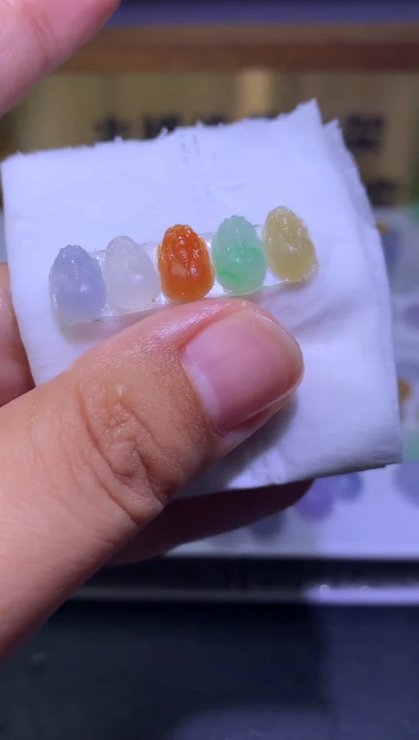 未镶嵌定制翡翠p****e毛货