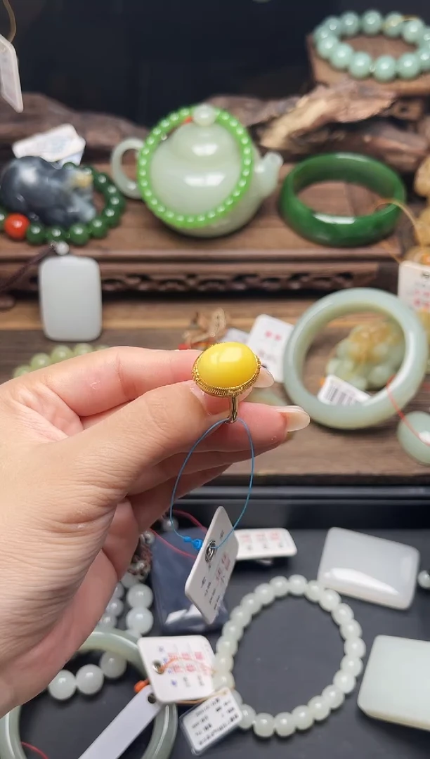 未镶嵌蜜蜡戒指蜜蜡戒指 有瑕疵