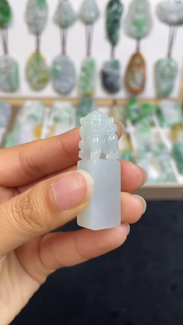 颈饰未镶嵌翡翠1