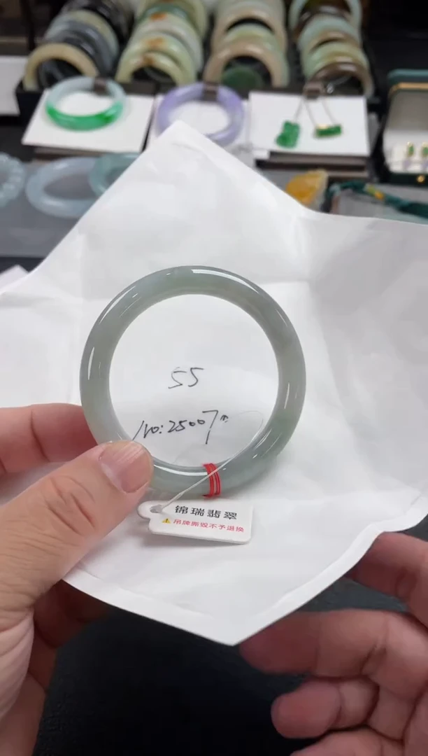 【闪购商品】翡翠手镯未镶嵌55圆条 有纹裂