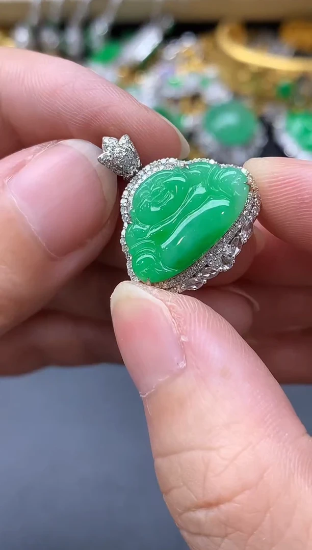 颈饰18K金镶嵌翡翠428-中国好珍宝