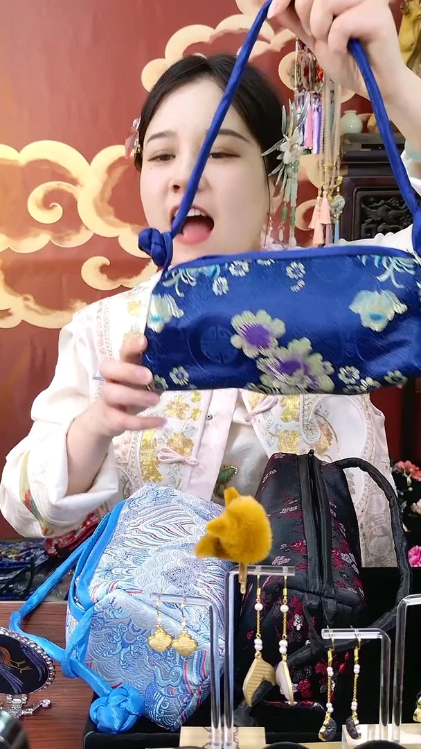纯铜合金琉璃非遗绒花蓝色包包