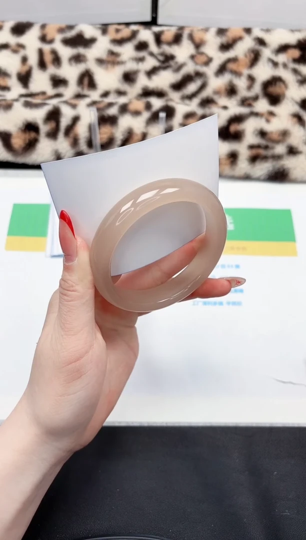 【闪购商品】石英质玉手镯未镶嵌265-61.8