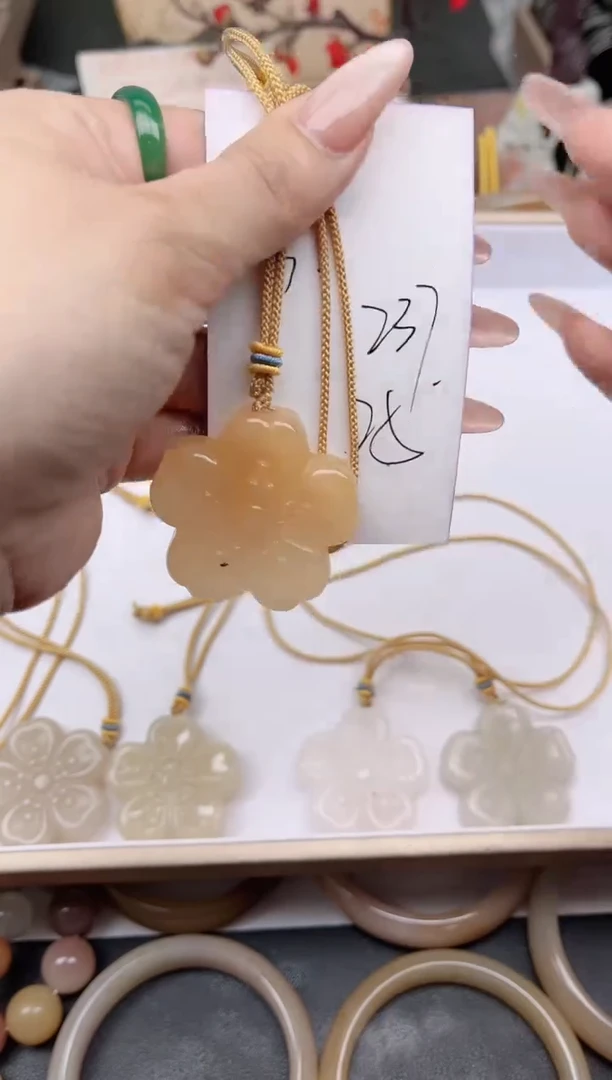 未镶嵌手镯石英质玉237