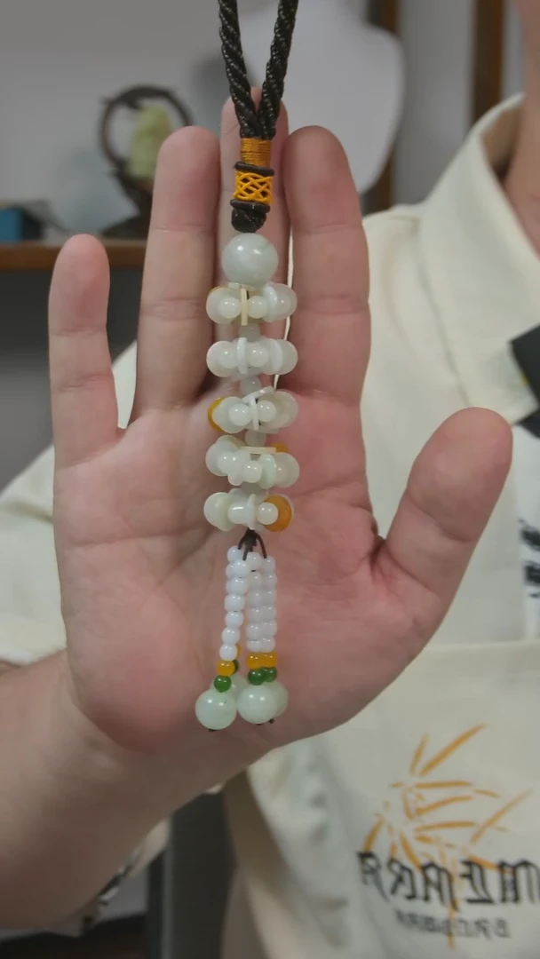 翡翠挂件未镶嵌车挂