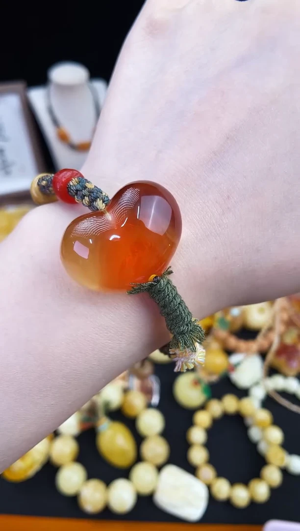 琥珀未镶嵌珠宝奇石柒月