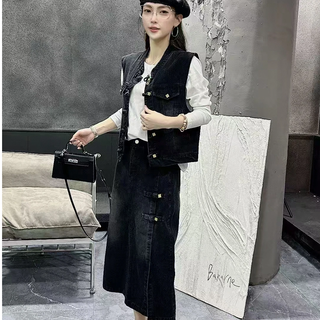 高端牛仔马甲套装女春秋潮2025新款今年流行爆款炸街套装裙三件套