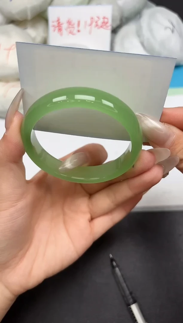 未镶嵌手镯石英质玉150-57-58