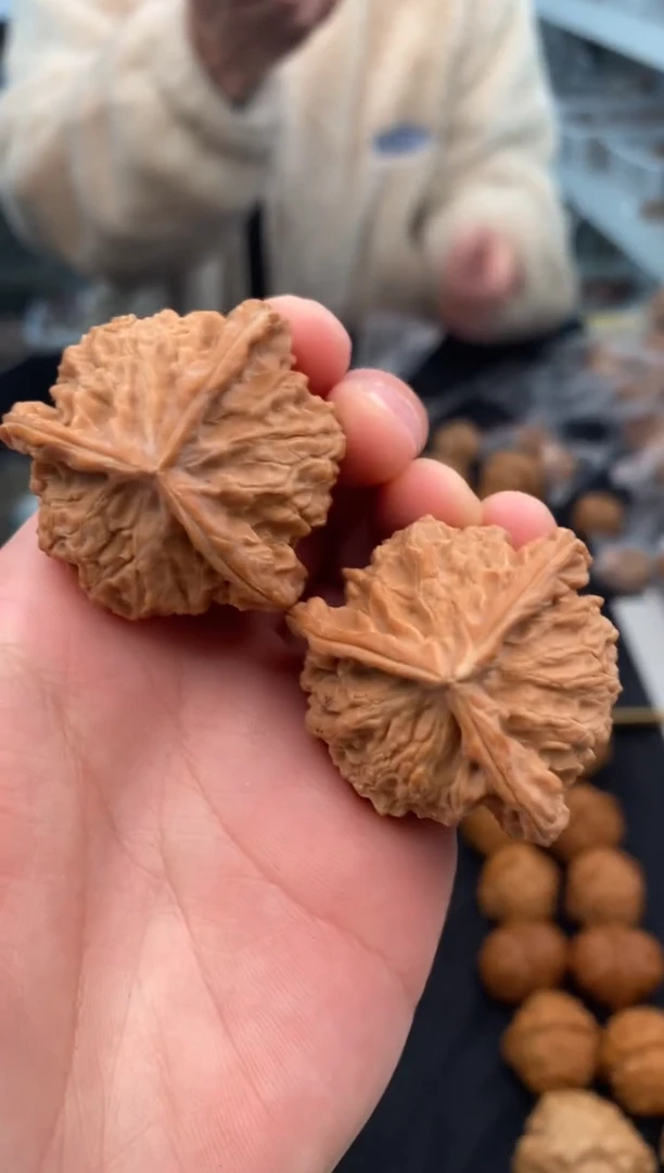 【闪购商品】文玩核桃把件盘山奔38-t144