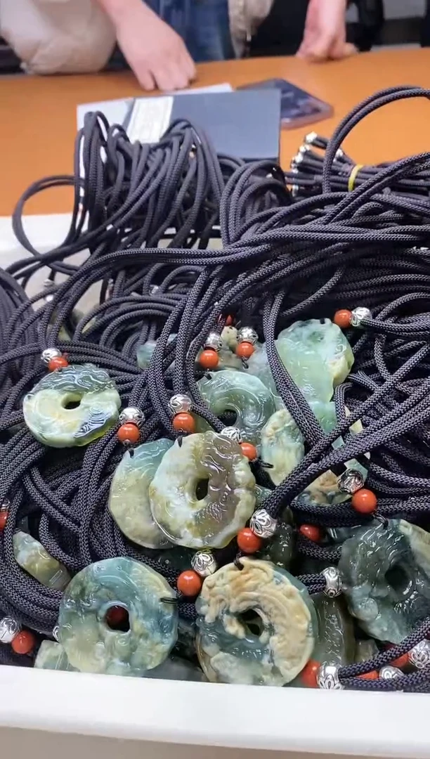【闪购商品】蛇纹石玉其它未镶嵌多样性发货一个