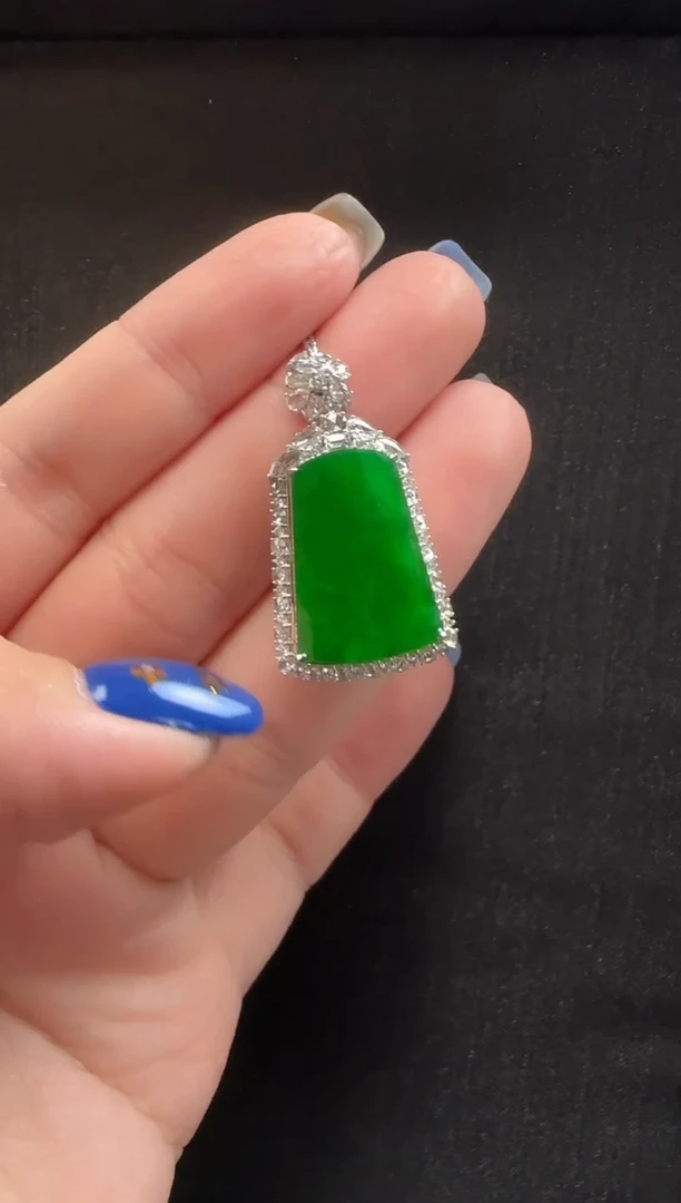 颈饰18K金镶嵌翡翠514无事牌一个