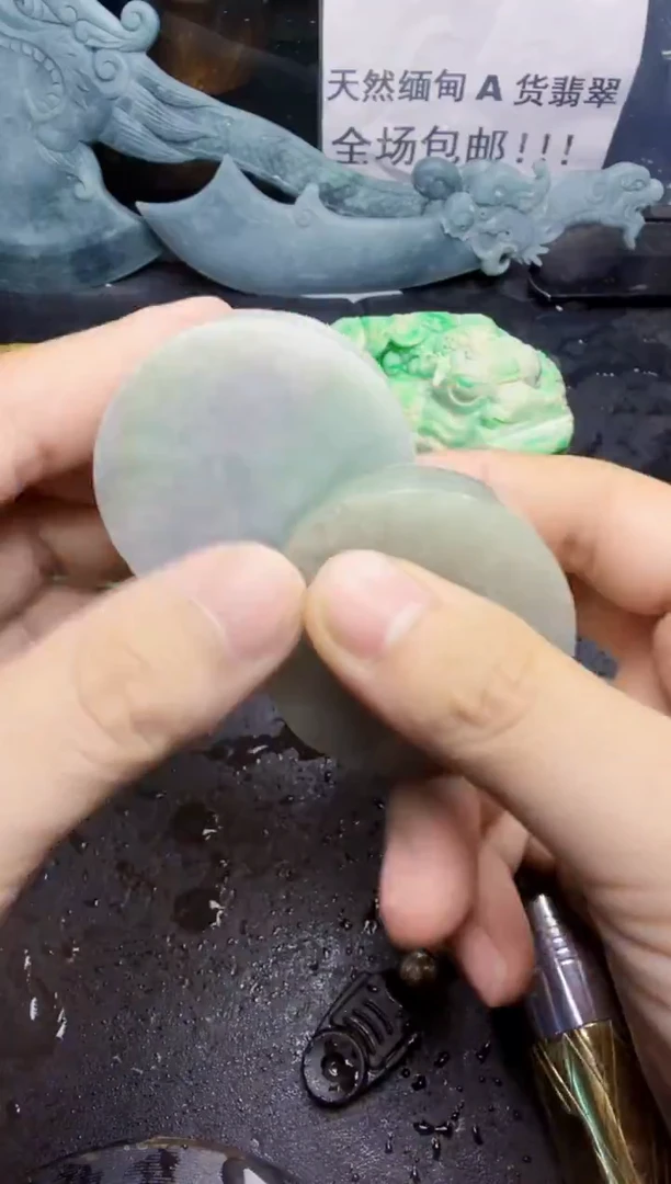 未镶嵌挂件翡翠西****犬天然翡翠047