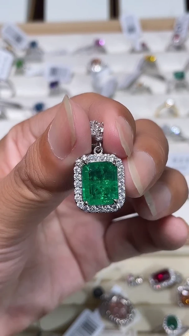 合金合成钻石绿宝吊坠
