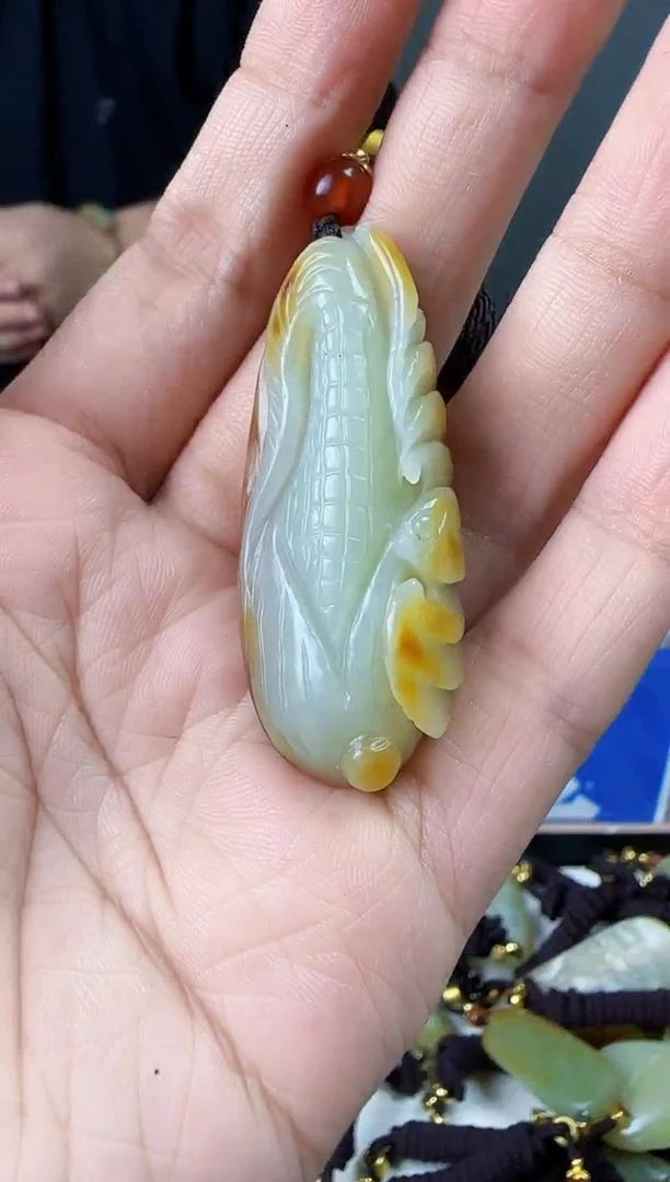 和田玉未镶嵌颈饰1