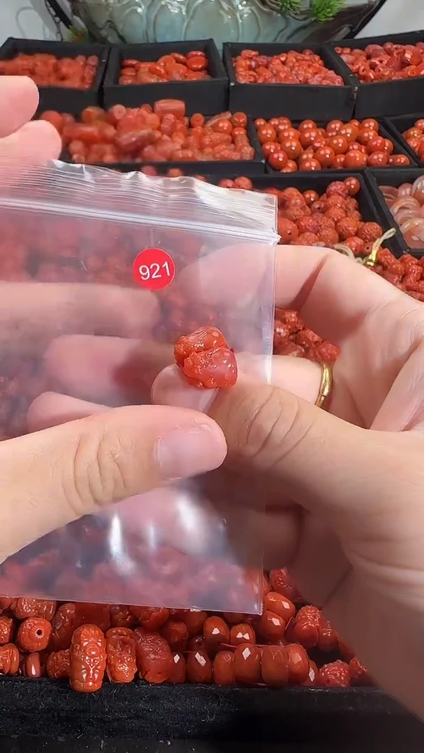 颈饰未镶嵌南红玛瑙1