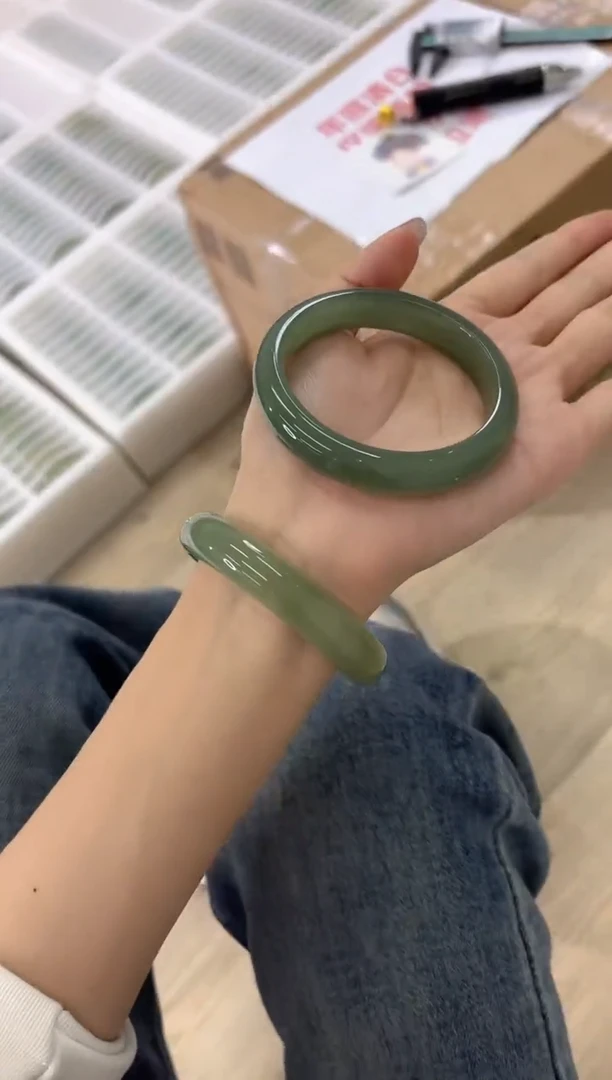 未镶嵌手镯石英质玉12-55D