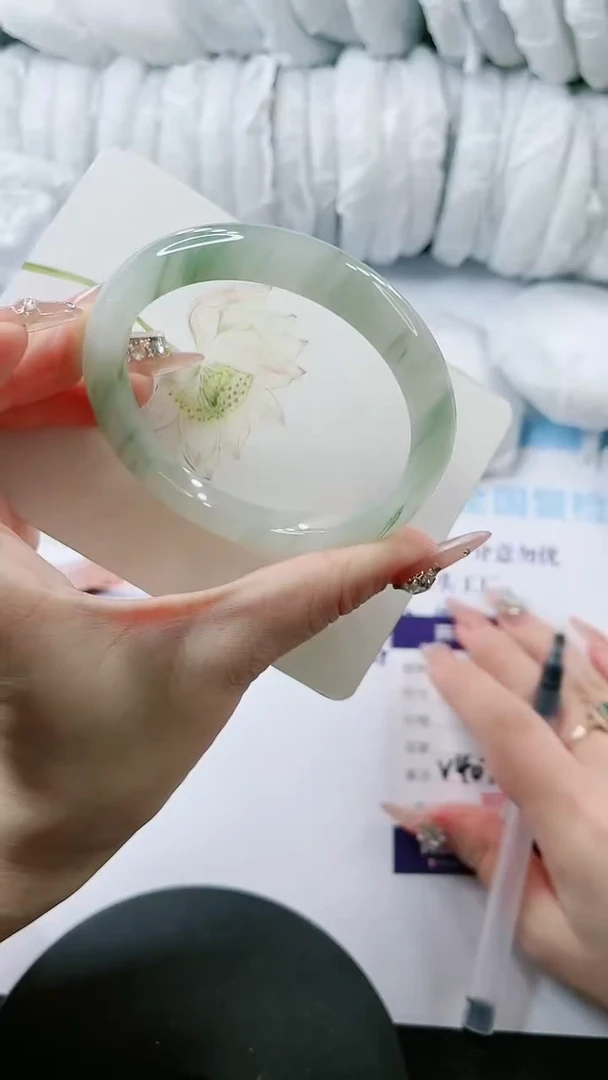 【闪购商品】石英质玉手镯未镶嵌多样性发货V403