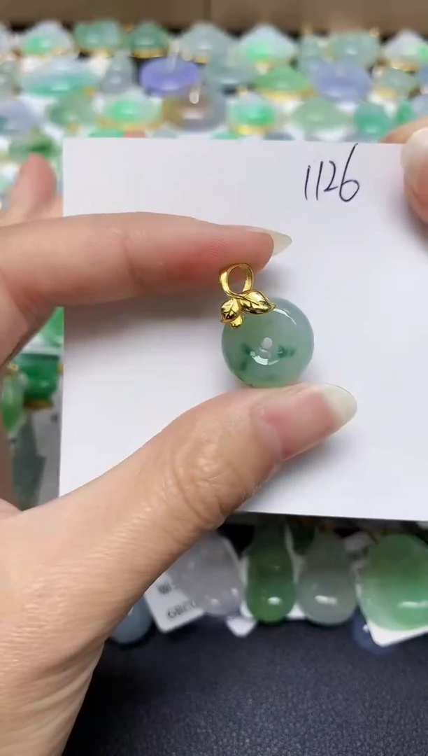 翡翠未镶嵌颈饰 天然翡翠A货