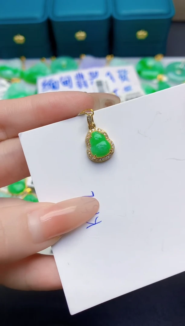 颈饰未镶嵌翡翠缅甸天然翡翠A货