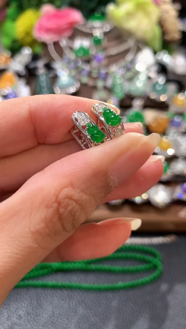 18K金镶嵌翡翠耳饰m2