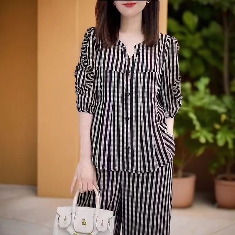 夏季两件套休闲风时尚套装薄款上衣套装条纹时尚洋气衬衫