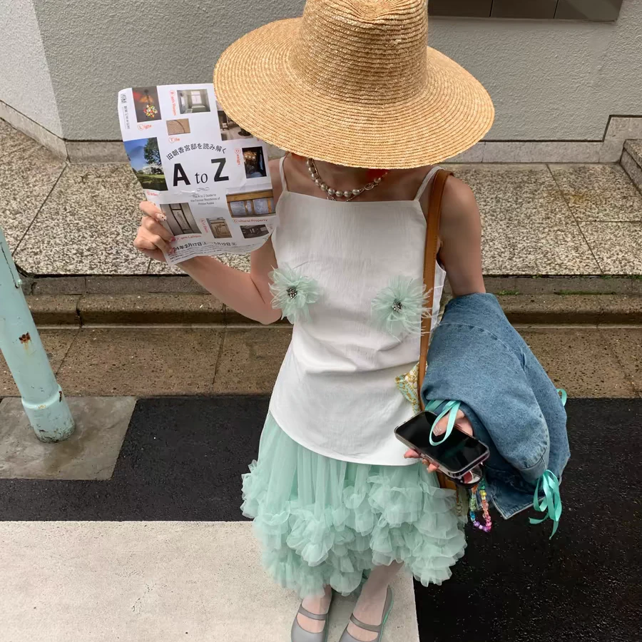 【奥莉】2025春夏：摩洛哥薄荷｜设计感立体青绿花朵抹胸吊带背心9268