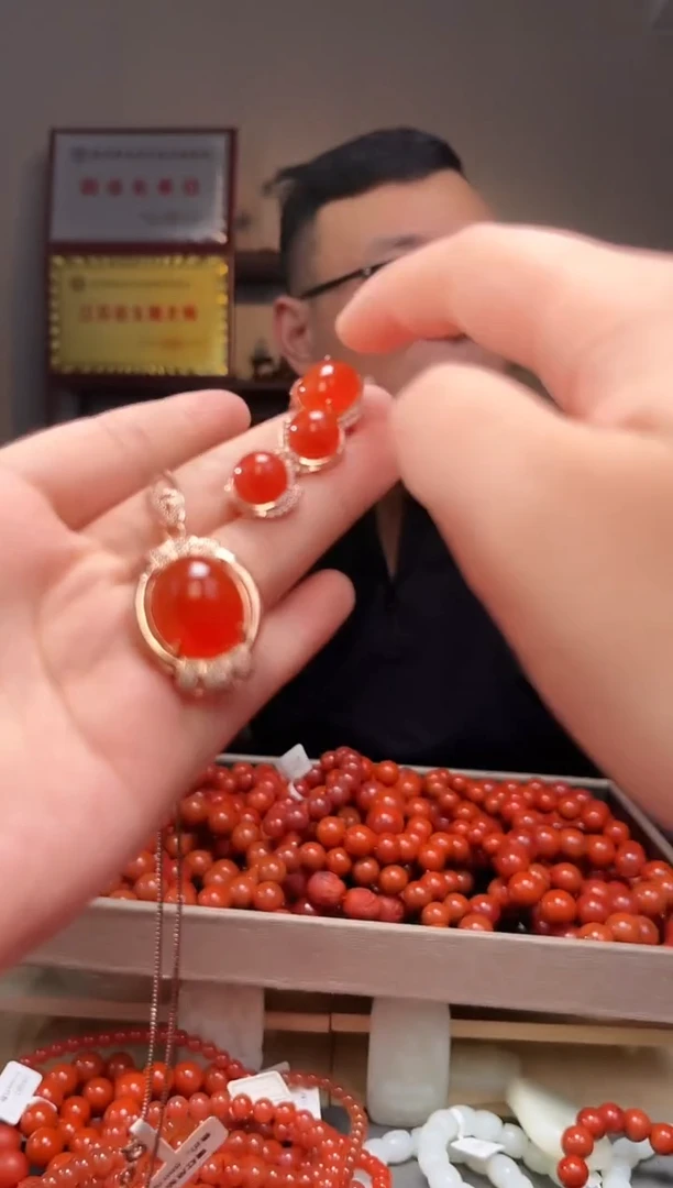 颈饰未镶嵌南红玛瑙吊坠一套