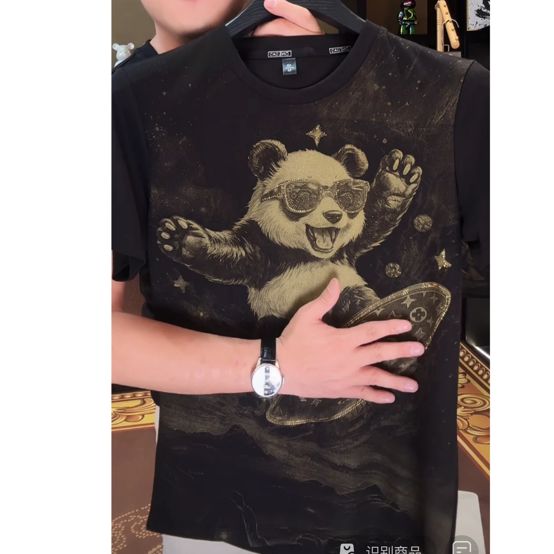 2025熊猫烫钻印花修身短袖男款时尚休闲夏季黑色半袖轻奢个性