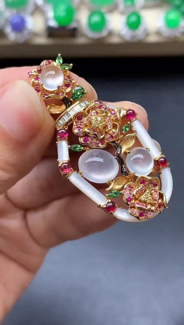 颈饰18K金镶嵌翡翠680-中国好珍宝