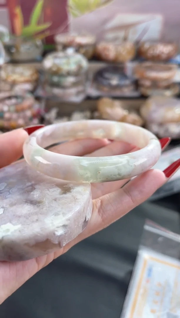 未镶嵌手镯石英质玉63