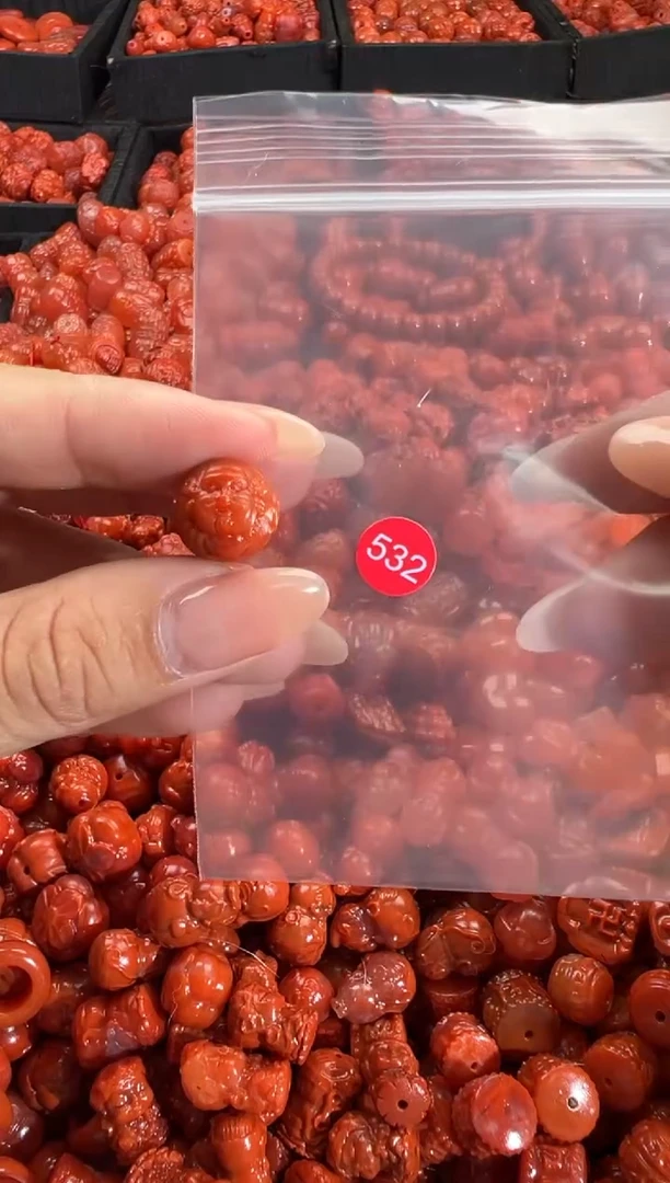 颈饰未镶嵌南红玛瑙1