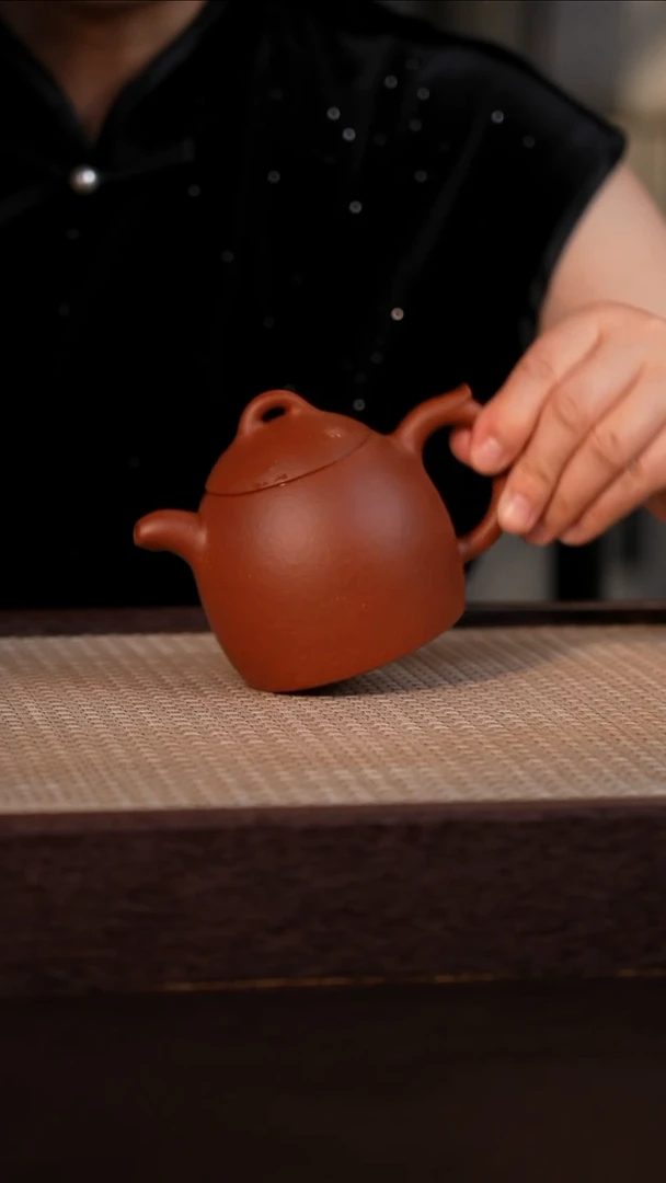 茶壶紫砂鱼籽降坡 250cc