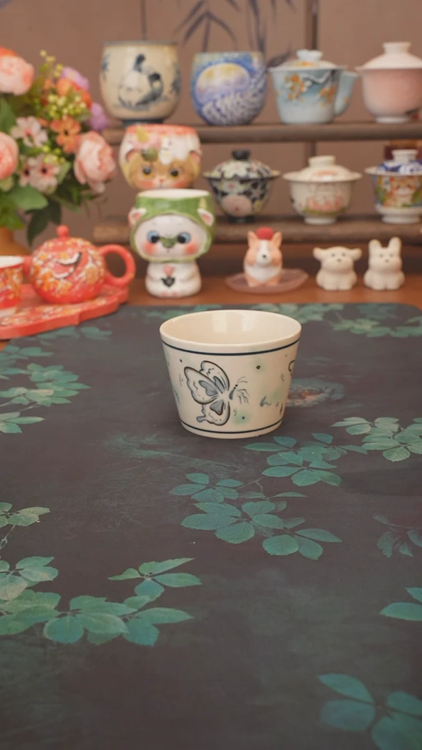柯柯 描金蝴蝶猪口杯