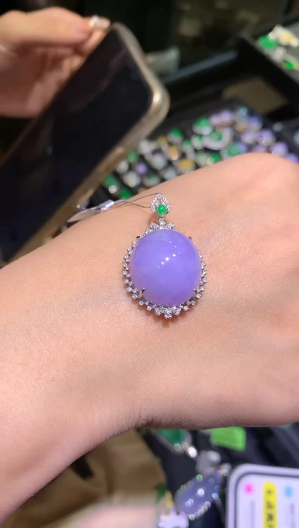 【闪购商品】翡翠吊坠(不含链)18K金镶嵌蛋面